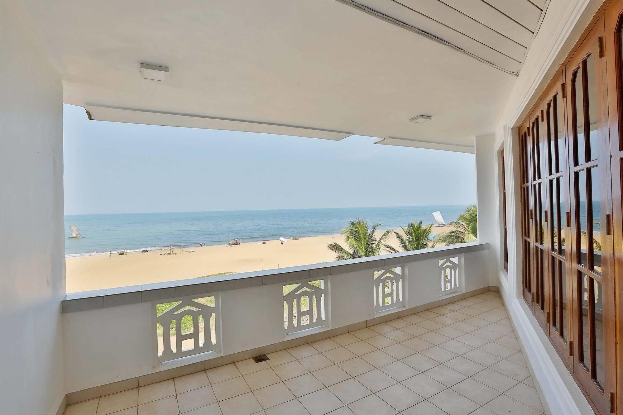 The Reef Beach Hotel Negombo Exterior foto